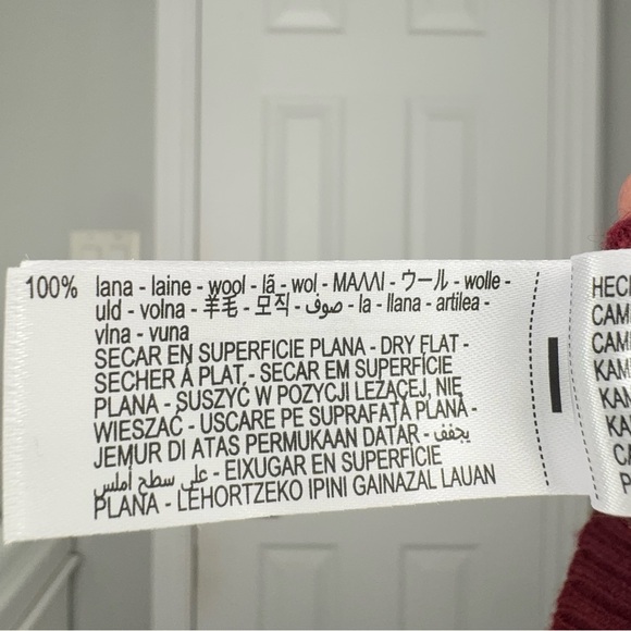 Zara Women's Burgundy 100% Wool Cardigan - Picture 6 of 7